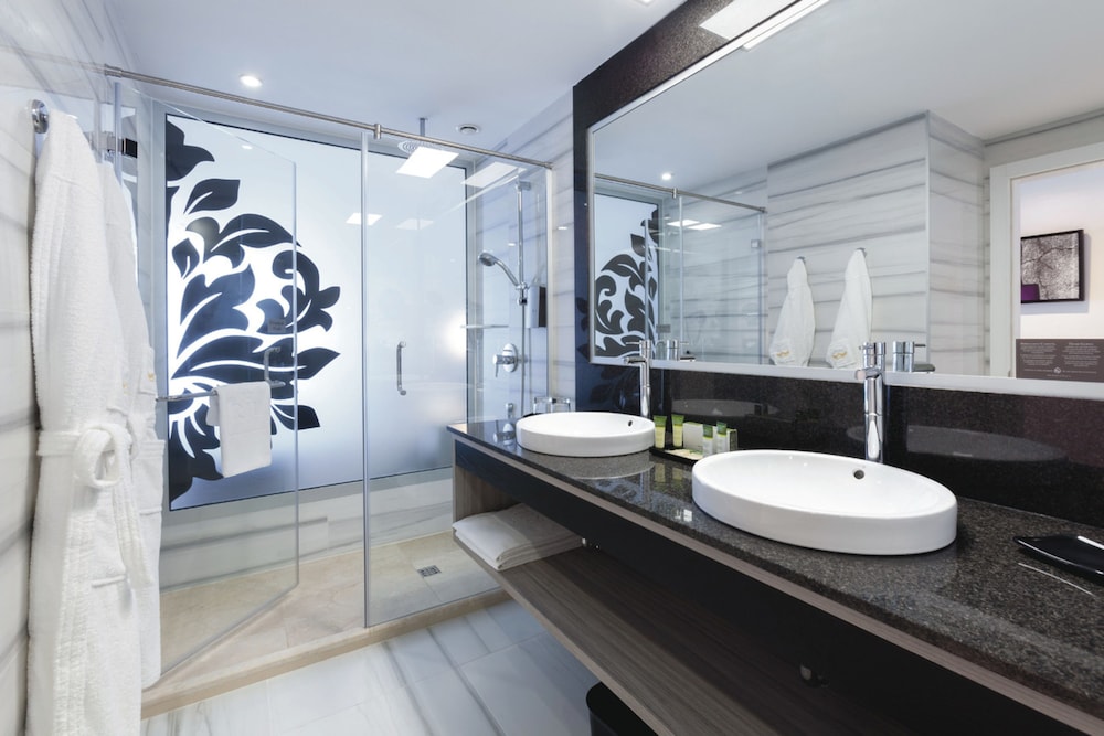 Hotel Riu Palace Tenerife — Hotel rooms in Costa Adeje, Canary Islands
