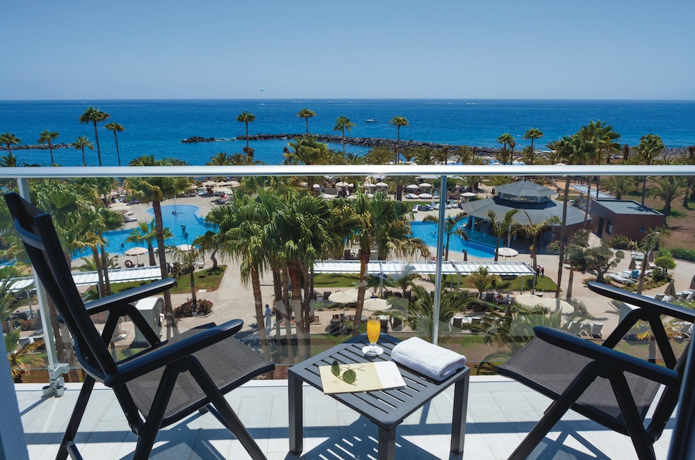 Hotel Riu Palace Tenerife — Swimming pool in Costa Adeje, Canary Islands