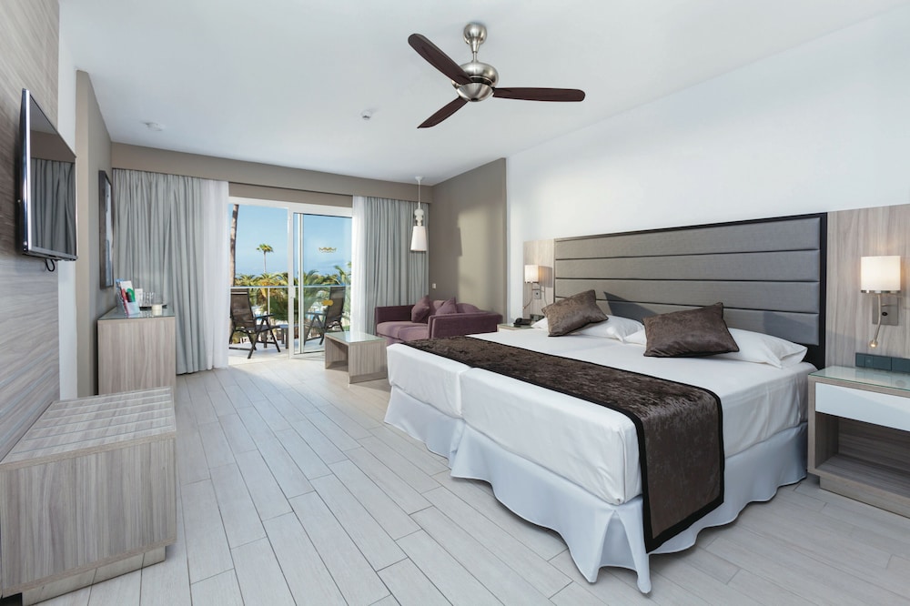 Hotel Riu Palace Tenerife — Hotel rooms in Costa Adeje, Canary Islands
