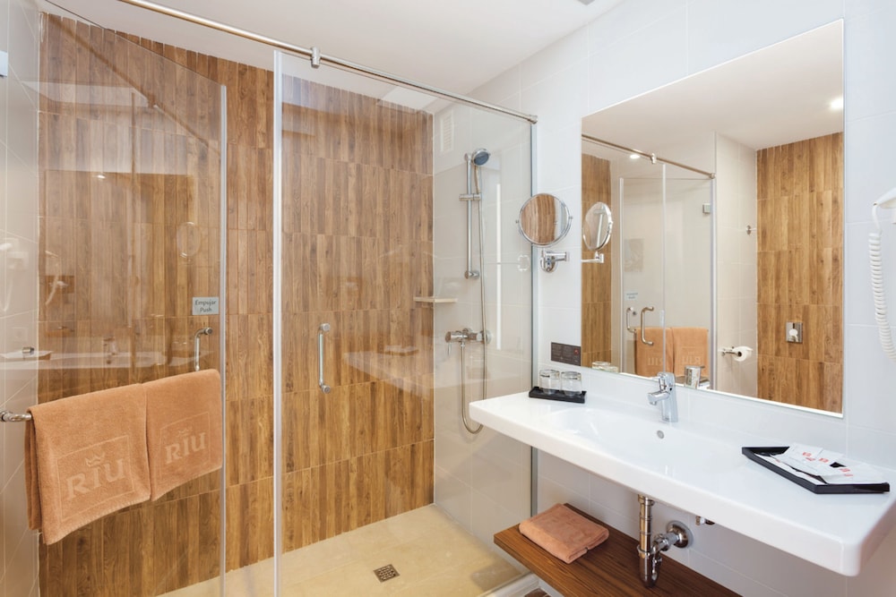 Hotel Riu Arecas - Adults Only — Hotel rooms in Costa Adeje, Canary Islands