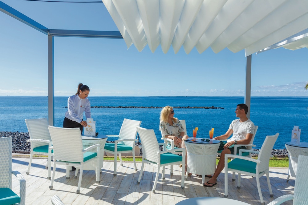 Hotel Riu Arecas - Adults Only — Restaurant & bars in Costa Adeje, Canary Islands