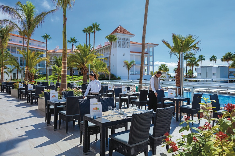 Hotel Riu Arecas - Adults Only — Restaurant & bars in Costa Adeje, Canary Islands
