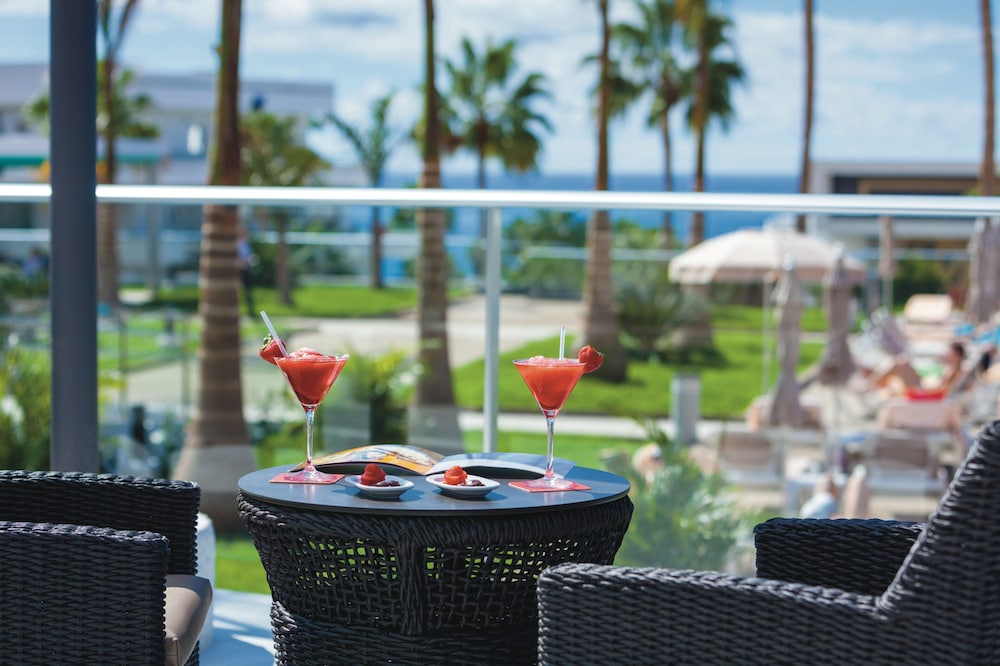 Hotel Riu Arecas - Adults Only — Restaurant & bars in Costa Adeje, Canary Islands