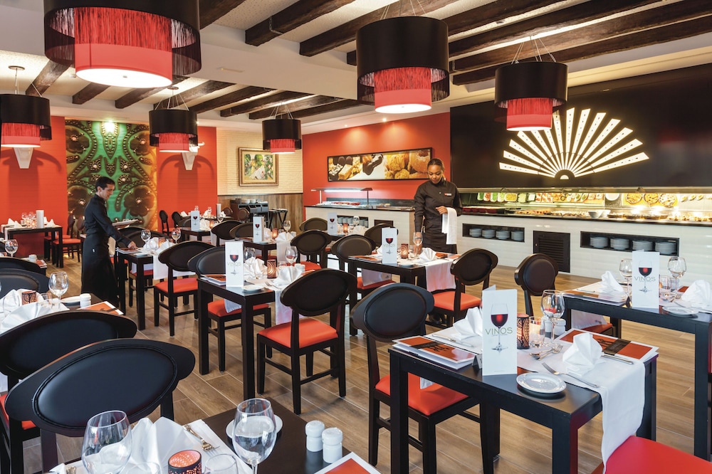 Hotel Riu Arecas - Adults Only — Restaurant & bars in Costa Adeje, Canary Islands