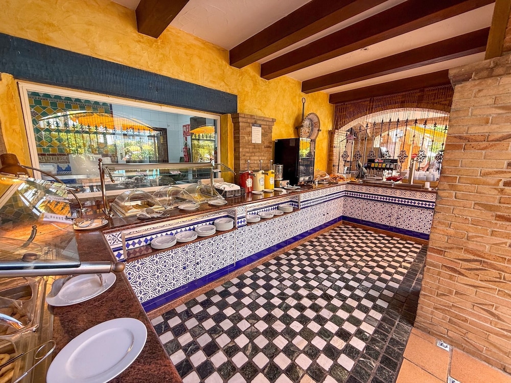 Park Club Europe - All Inclusive — Restaurant & bars in Playa de las Americas, Canary Islands