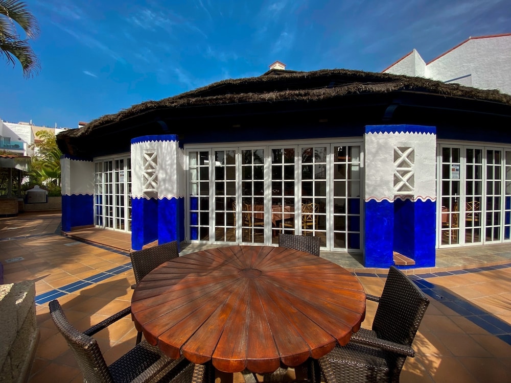 Park Club Europe - All Inclusive — Hotel building in Playa de las Americas, Canary Islands