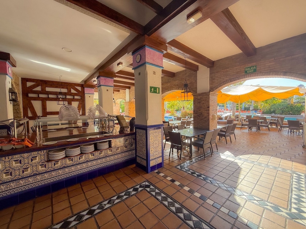 Park Club Europe - All Inclusive — Restaurant & bars in Playa de las Americas, Canary Islands