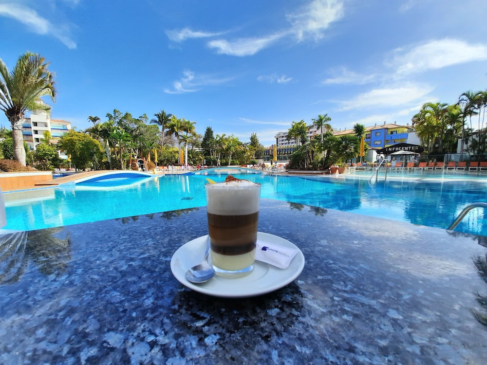 Park Club Europe - All Inclusive — Swimming pool in Playa de las Americas, Canary Islands