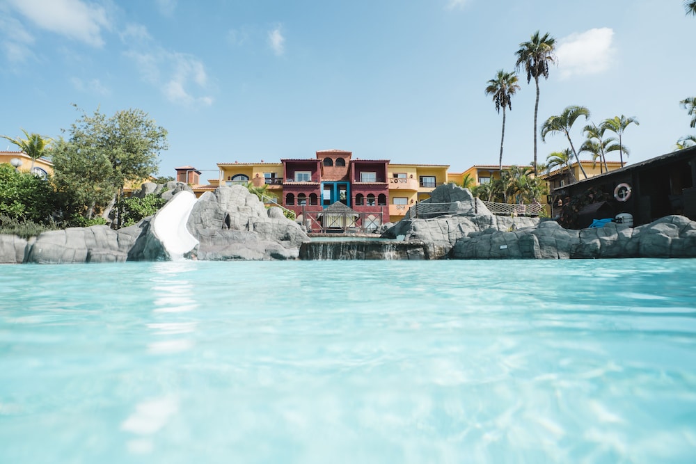 Park Club Europe - All Inclusive — Swimming pool in Playa de las Americas, Canary Islands
