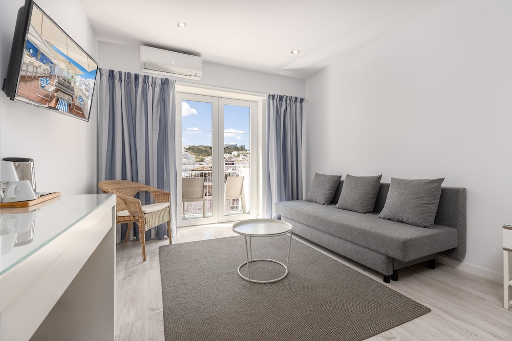 Hotel Baltum — Hotel rooms in Albufeira, Faro