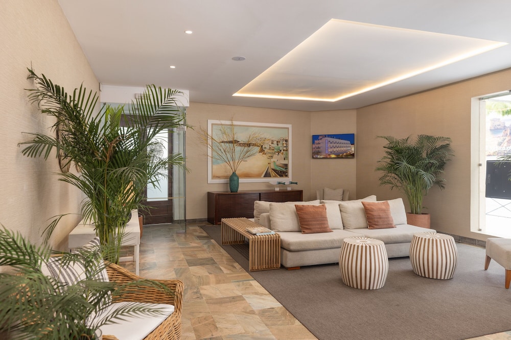 Hotel Baltum — Hotel building in Albufeira, Faro
