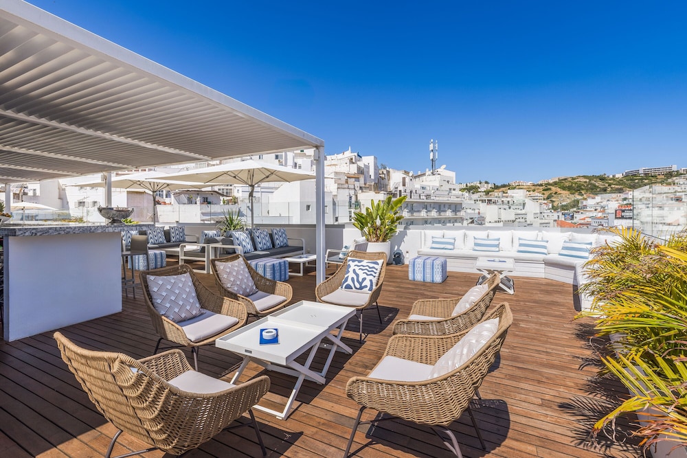 Hotel Baltum — Restaurant & bars in Albufeira, Faro