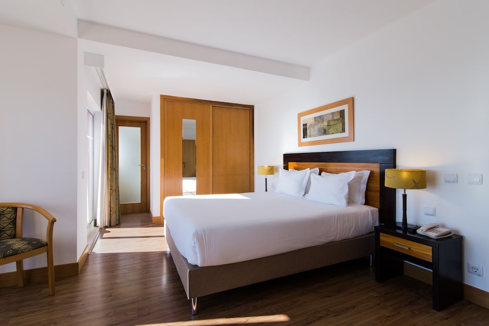 Hotel Quarteirasol — Hotel rooms in Quarteira, Faro