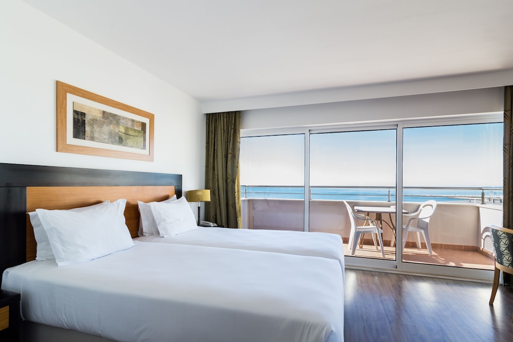 Hotel Quarteirasol — Hotel rooms in Quarteira, Faro