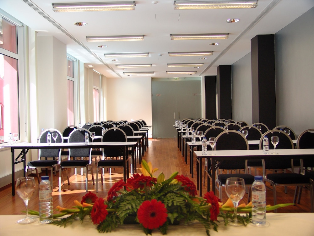 Hotel Quarteirasol — Hotel building in Quarteira, Faro