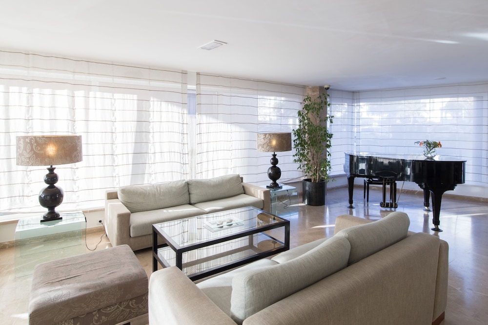 Hotel Quarteirasol — Hotel rooms in Quarteira, Faro
