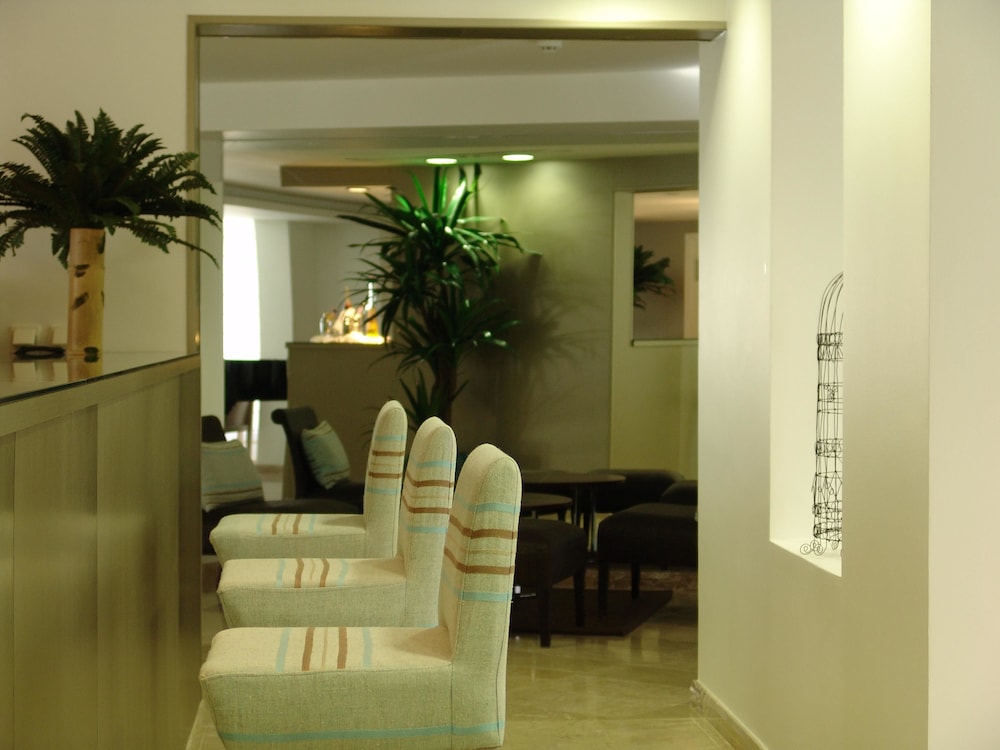 Hotel Quarteirasol — Restaurant & bars in Quarteira, Faro