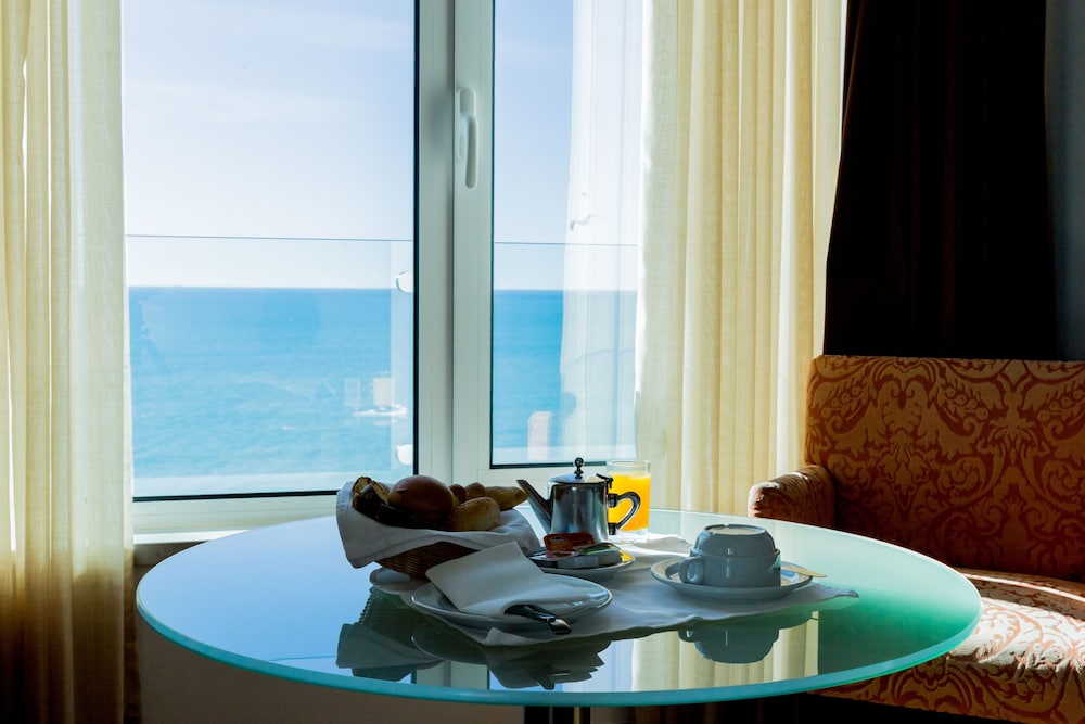 Hotel Quarteirasol — Hotel rooms in Quarteira, Faro