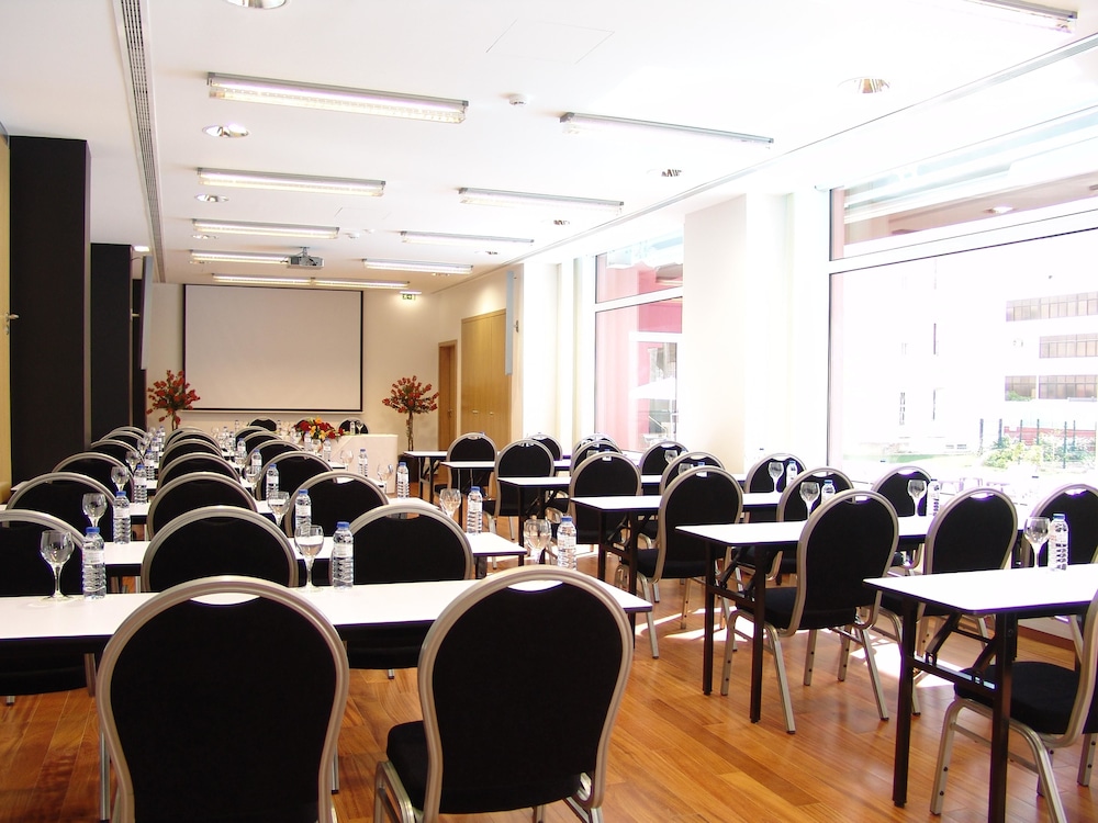 Hotel Quarteirasol — Restaurant & bars in Quarteira, Faro