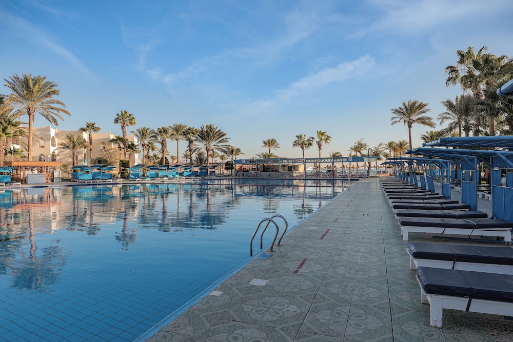 Arabia Azur Resort - All Inclusive — Swimming pool in Hurghada, Red Sea