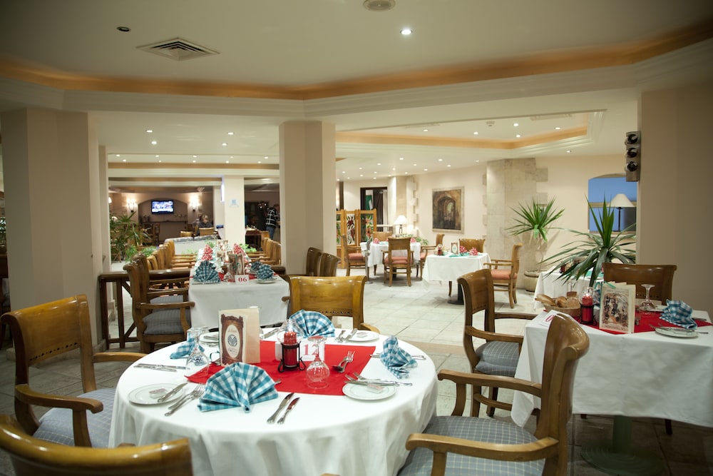 Hurghada Coral Beach Hotel — Restaurant & bars in Hurghada, Red Sea