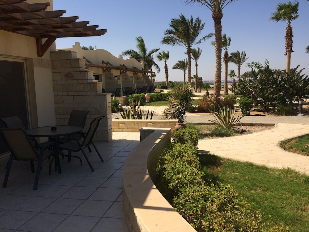 Hurghada Coral Beach Hotel — Hotel building in Hurghada, Red Sea