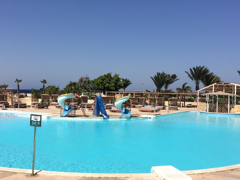 Hurghada Coral Beach Hotel — Swimming pool in Hurghada, Red Sea