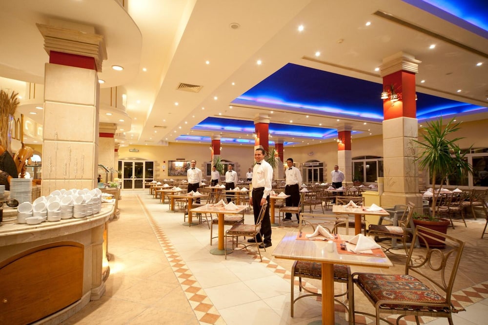 Hurghada Coral Beach Hotel — Restaurant & bars in Hurghada, Red Sea