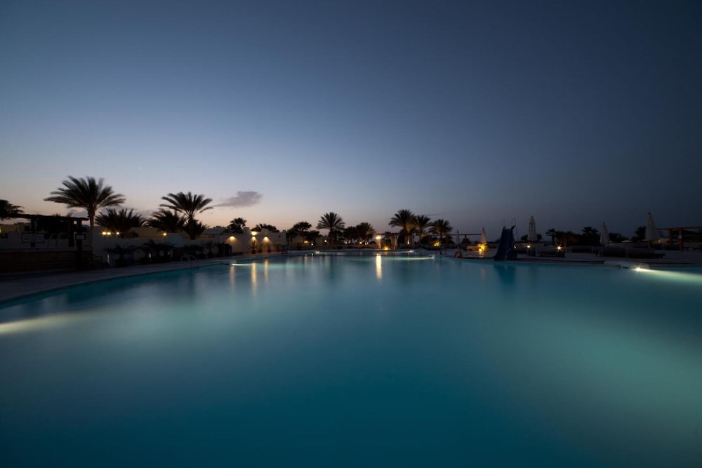 Hurghada Coral Beach Hotel — Swimming pool in Hurghada, Red Sea