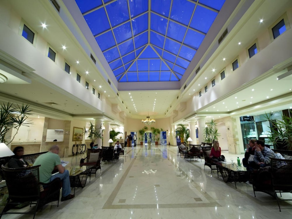 Hurghada Coral Beach Hotel — Hotel building in Hurghada, Red Sea