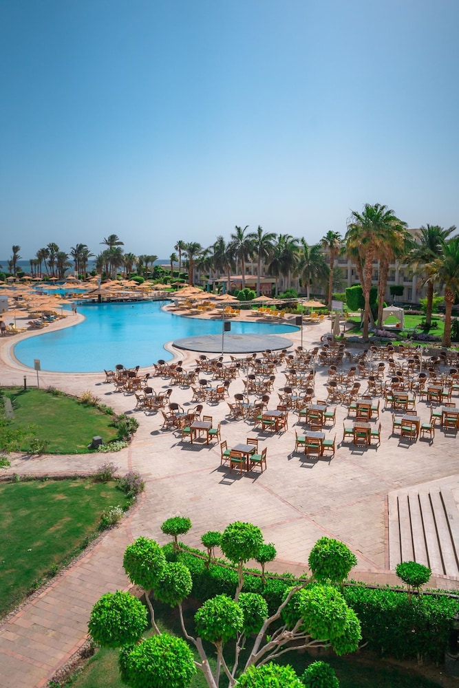 JAZ Elite Makadi — Beach in Makadi Bay, Red Sea