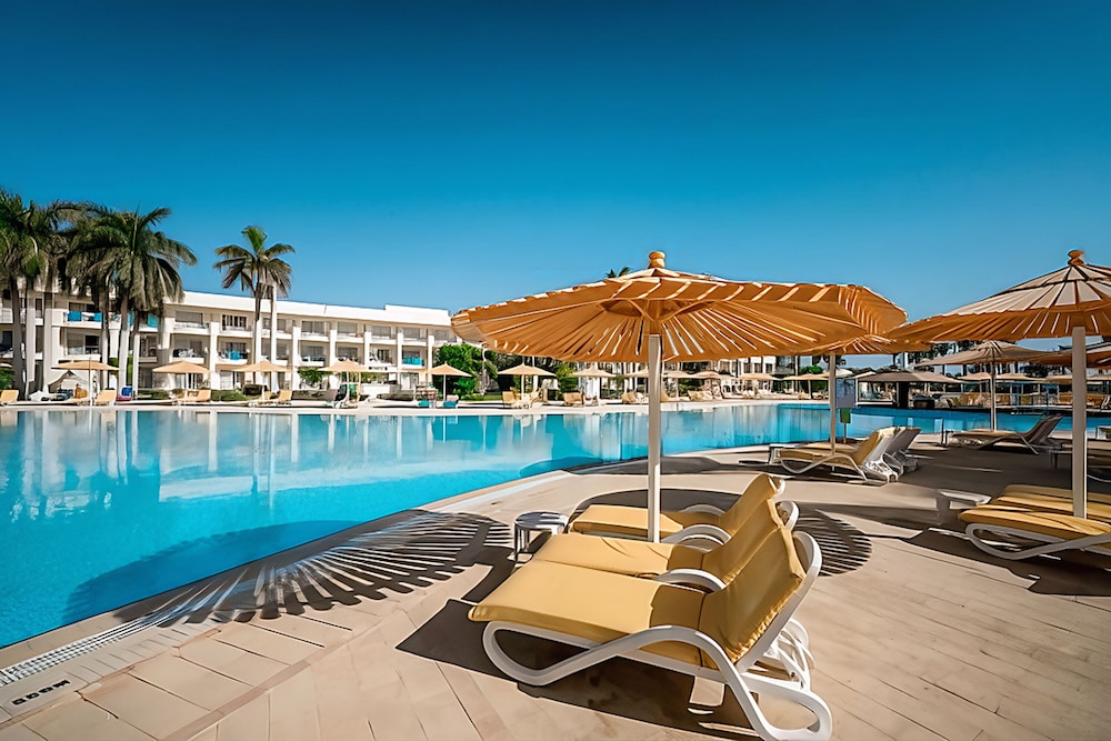 JAZ Elite Makadi — Beach in Makadi Bay, Red Sea
