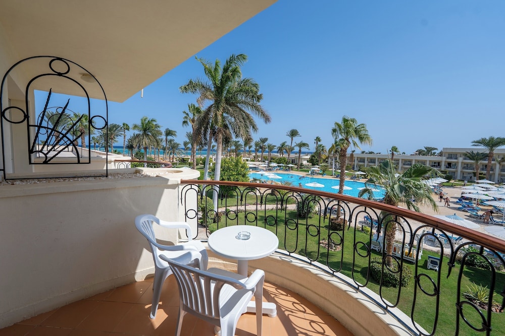 JAZ Elite Makadi — Hotel rooms in Makadi Bay, Red Sea
