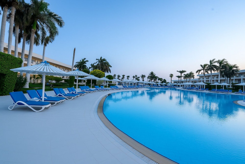 JAZ Elite Makadi — Swimming pool in Makadi Bay, Red Sea