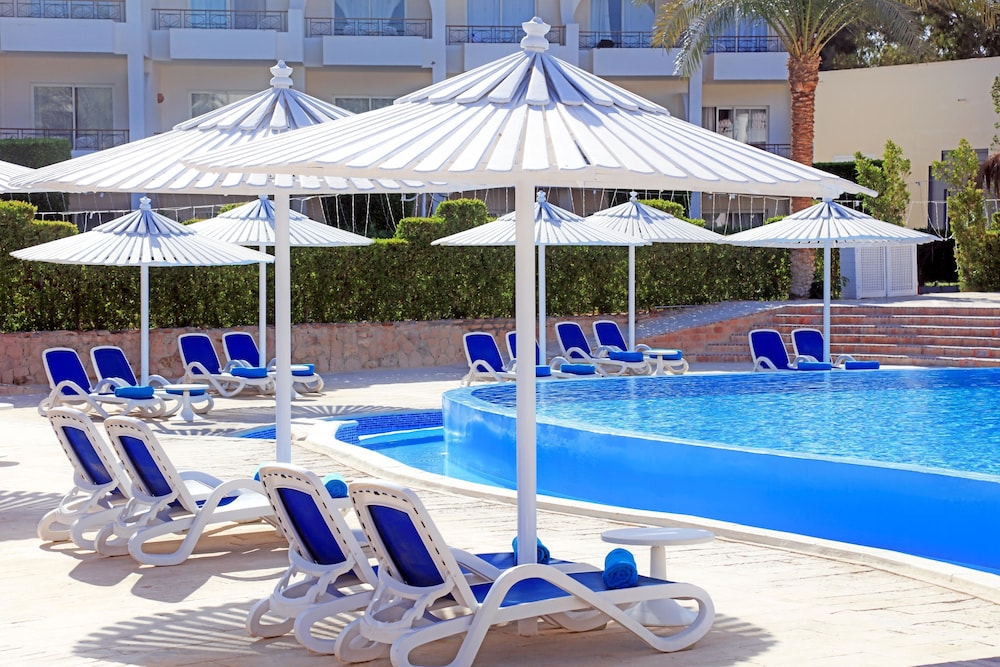 JAZ Elite Makadi — Beach in Makadi Bay, Red Sea