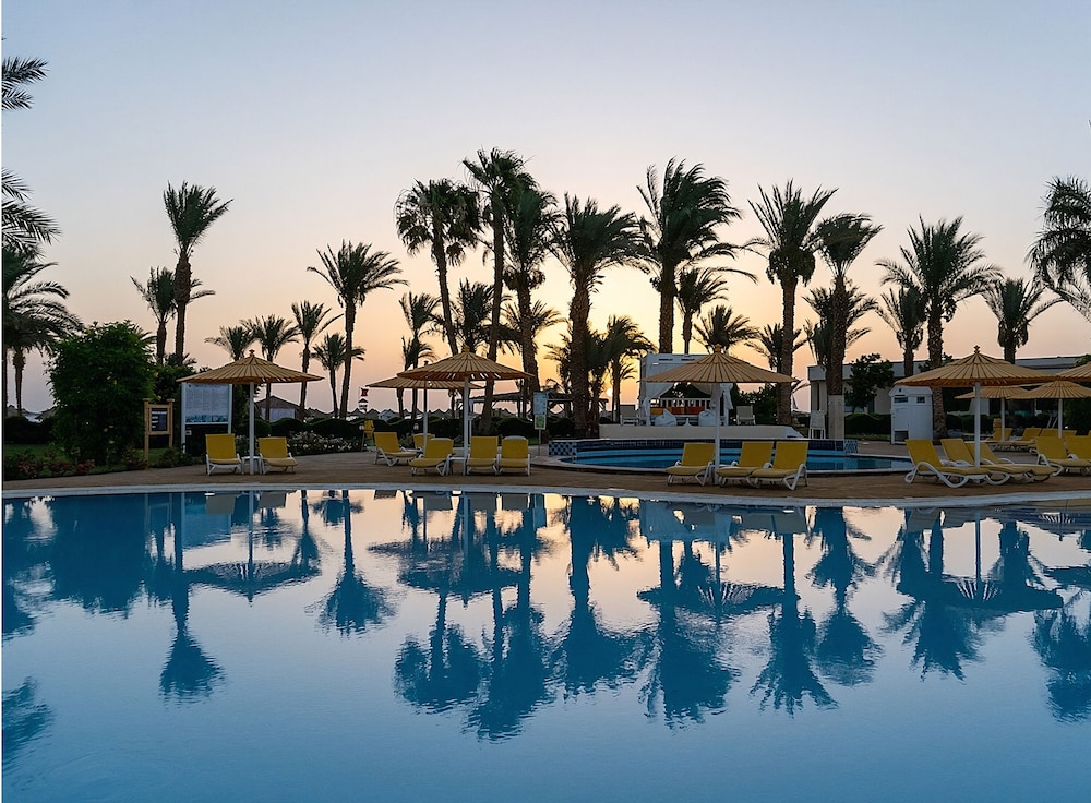 JAZ Elite Makadi — Beach in Makadi Bay, Red Sea