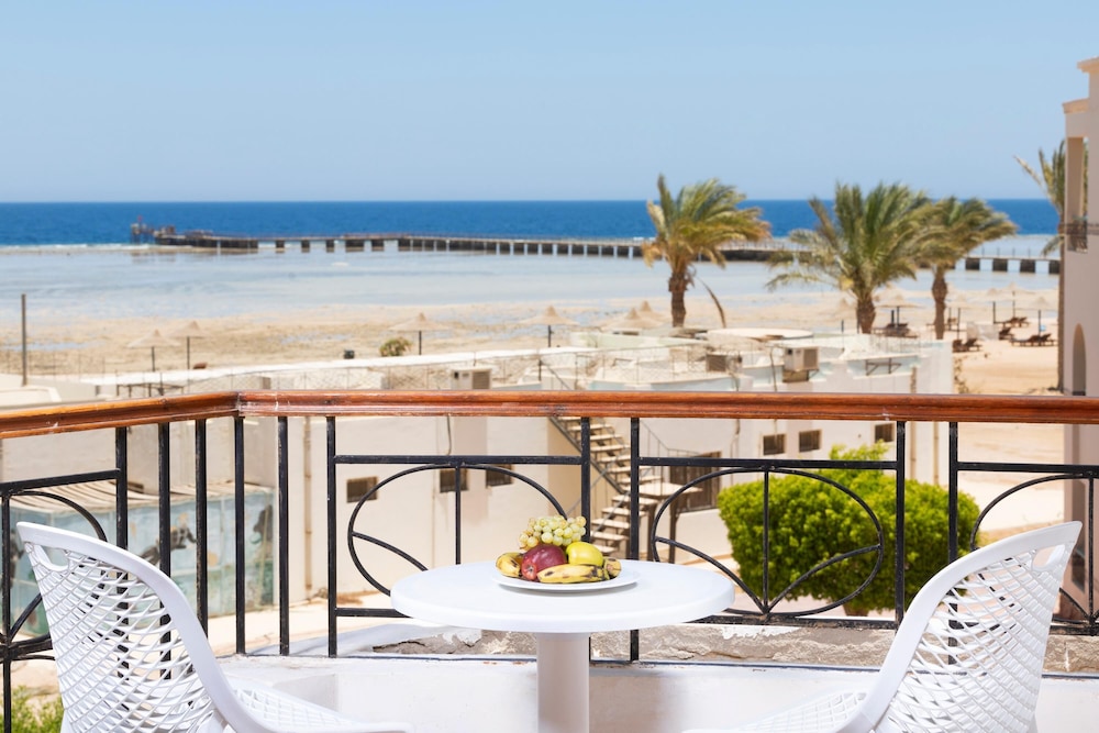 JAZ Palmariva Beach — Beach in Makadi Bay, Red Sea