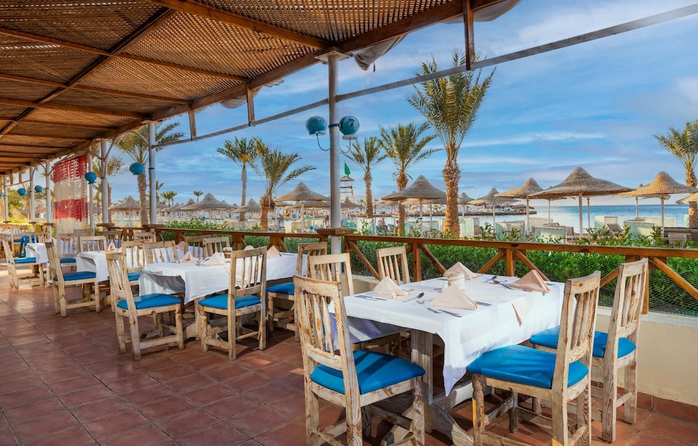 JAZ Palmariva Beach — Restaurant & bars in Makadi Bay, Red Sea
