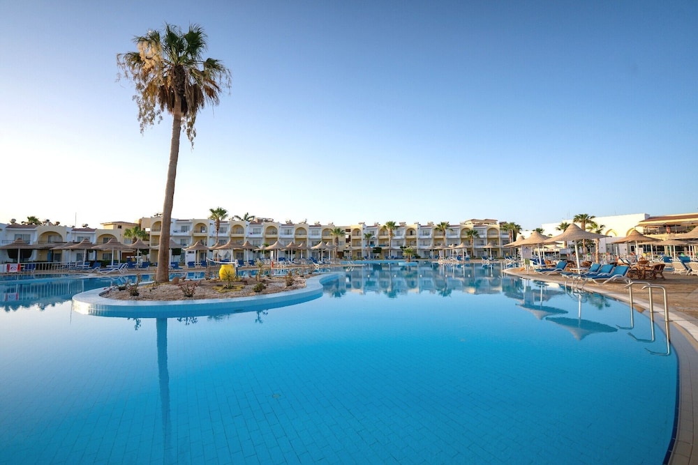 JAZ Palmariva Beach — Swimming pool in Makadi Bay, Red Sea