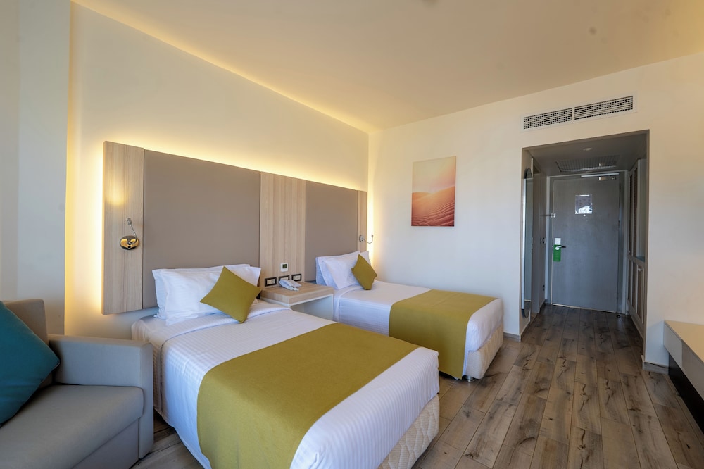 JAZ Palmariva Beach — Hotel rooms in Makadi Bay, Red Sea