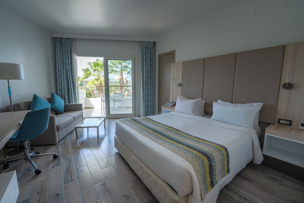 JAZ Palmariva Beach — Hotel rooms in Makadi Bay, Red Sea