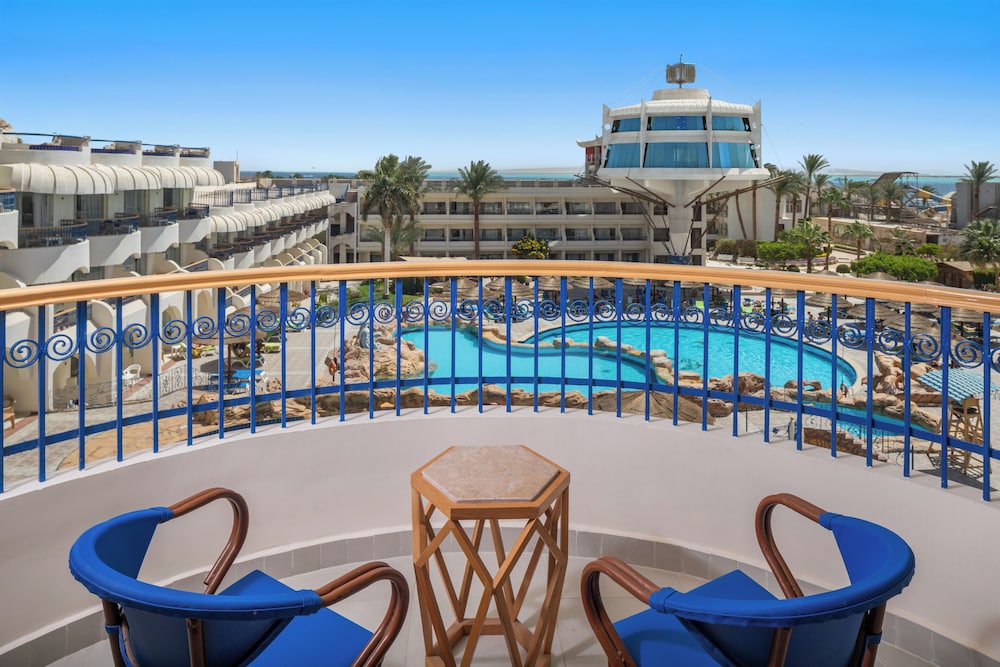 Seagull Beach Resort Families & Couples Only - All Inclusive — Swimming pool in Hurghada, Red Sea