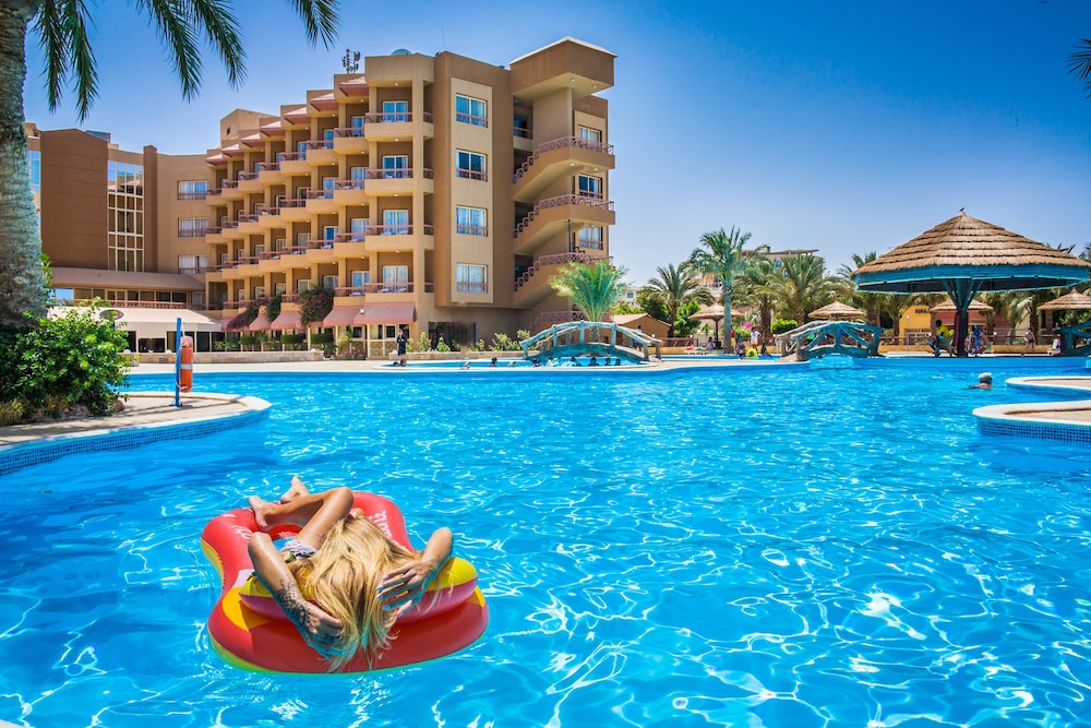 Seagull Beach Resort Families & Couples Only - All Inclusive — Swimming pool in Hurghada, Red Sea
