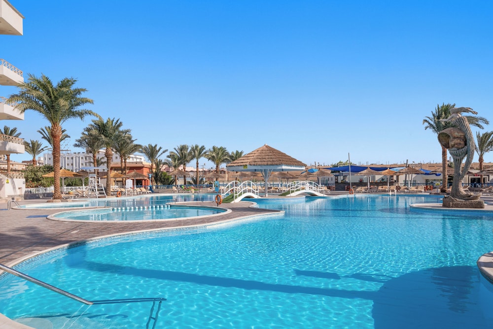 Seagull Beach Resort Families & Couples Only - All Inclusive — Swimming pool in Hurghada, Red Sea