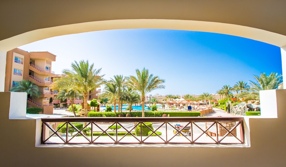 Seagull Beach Resort Families & Couples Only - All Inclusive — Swimming pool in Hurghada, Red Sea