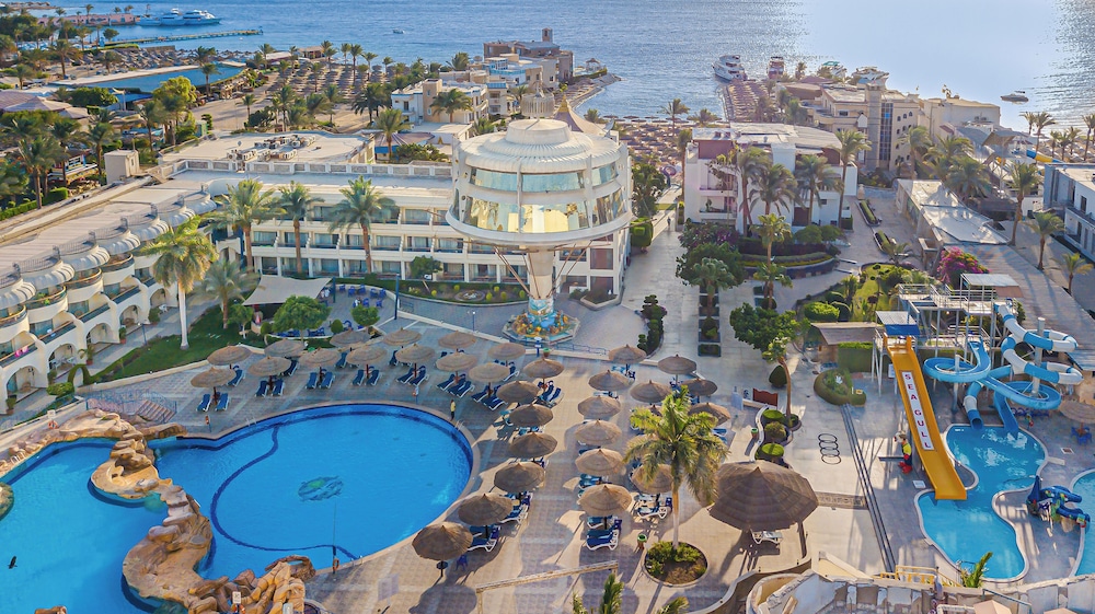 Seagull Beach Resort Families & Couples Only - All Inclusive — Swimming pool in Hurghada, Red Sea