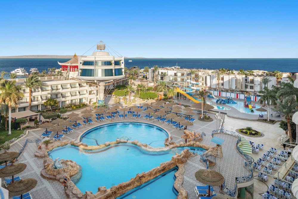 Seagull Beach Resort Families & Couples Only - All Inclusive — Swimming pool in Hurghada, Red Sea