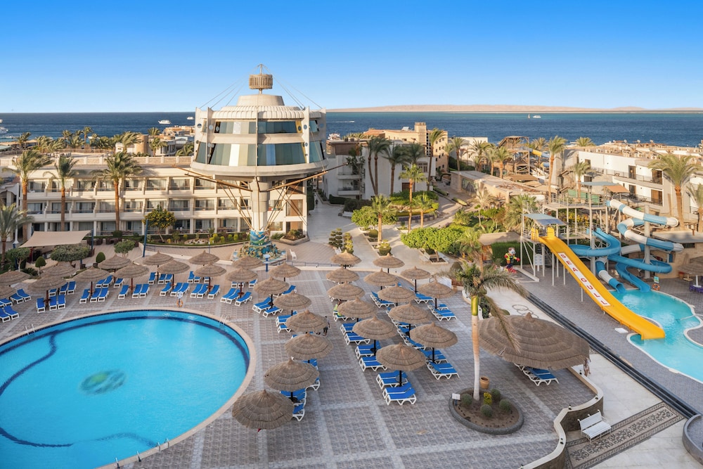 Seagull Beach Resort Families & Couples Only - All Inclusive — Swimming pool in Hurghada, Red Sea