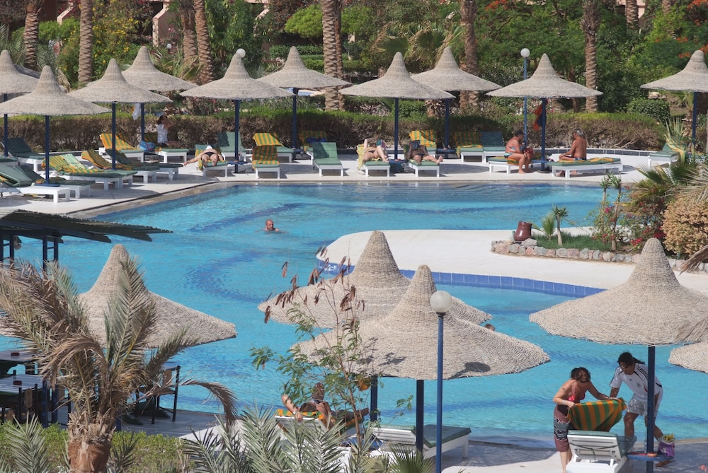 Giftun Azur Resort - All inclusive — Swimming pool in Hurghada, Red Sea