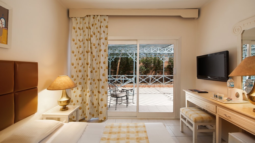 Giftun Azur Resort - All inclusive — Hotel rooms in Hurghada, Red Sea